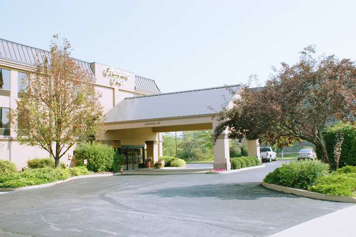圣路易斯切斯特菲尔德汉普顿旅馆酒店 外观 照片